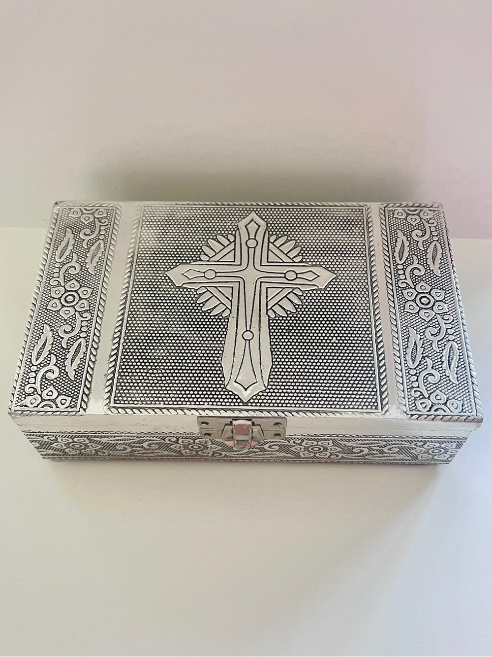 Handcrafted Indian Aluminum Embossed Cross Floral Trinket Jewelry Box Red Velvet